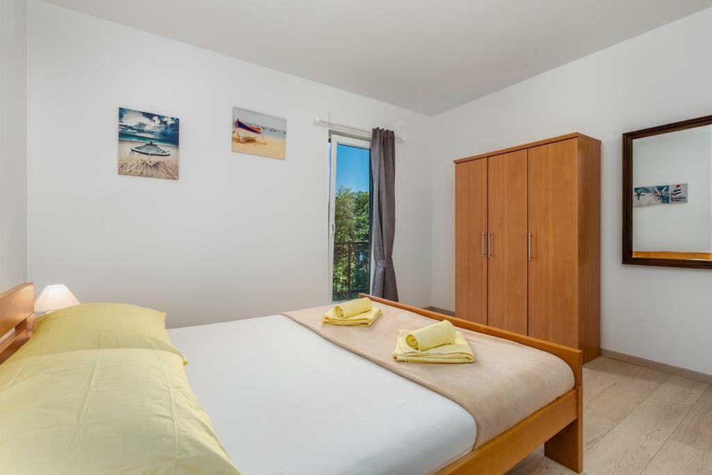 Apartment Roza, Sea View, Free Parking Ičići Exteriér fotografie